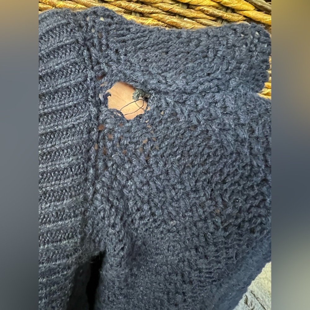 Eddie Bauer- Vintage Sweater - Blue/Teal/Olive,Small hole to repair-shoulder-XL‎ - Picture 4 of 4